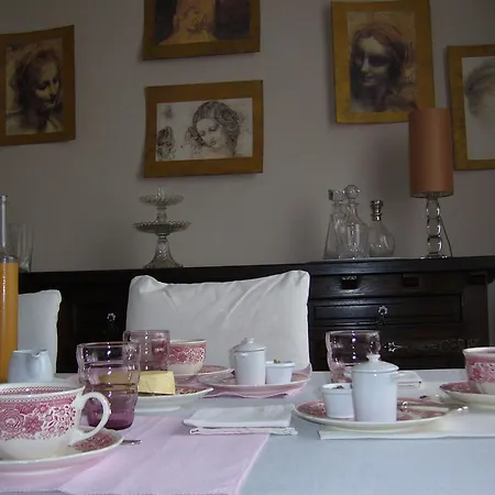 La Maison Pourpre