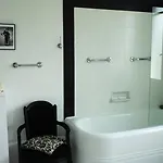 Bed & Breakfast La Maison Pourpre